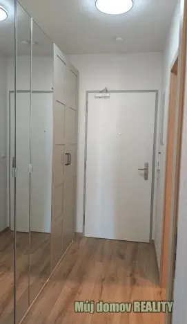 Pronájem bytu 1+kk, Praha - Vysočany, Poděbradská, 35 m2