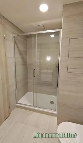 Pronájem bytu 1+kk, Praha - Vysočany, Poděbradská, 35 m2