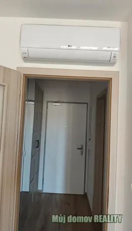 Pronájem bytu 1+kk, Praha - Vysočany, Poděbradská, 35 m2