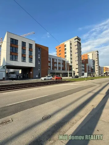 Pronájem bytu 1+kk, Praha - Vysočany, Poděbradská, 35 m2