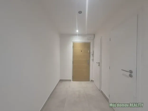 Pronájem bytu 2+kk, Praha - Letňany, Ostravská, 40 m2