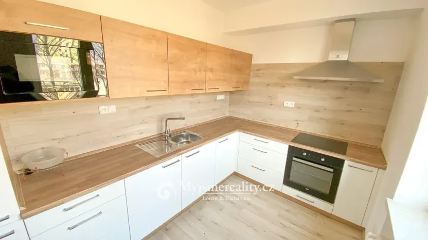 Pronájem bytu 2+kk, Znojmo, Smetanova, 51 m2