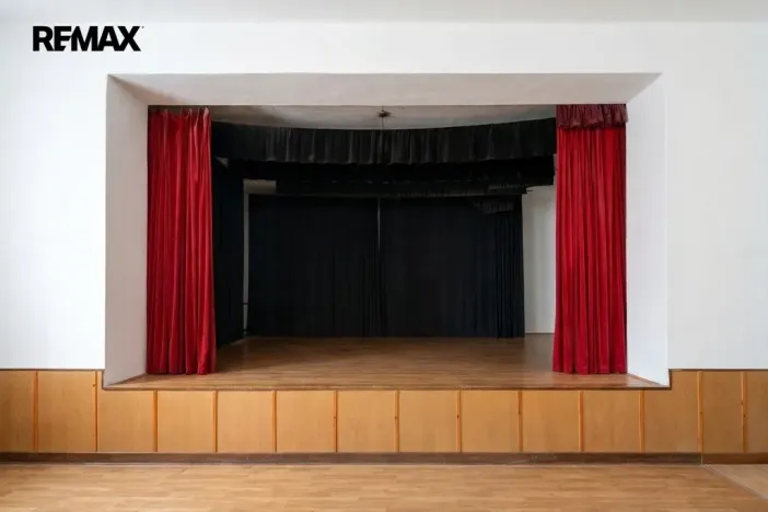 Prodej restaurace, Valšov, 879 m2