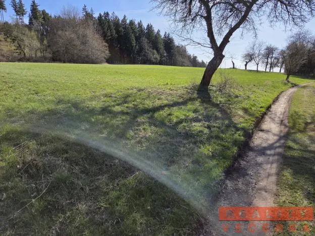 Prodej pozemku pro bydlení, Komárov, 1059 m2