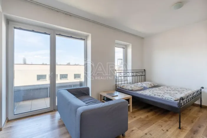 Pronájem bytu 1+kk, Brno - Židenice, Koperníkova, 35 m2