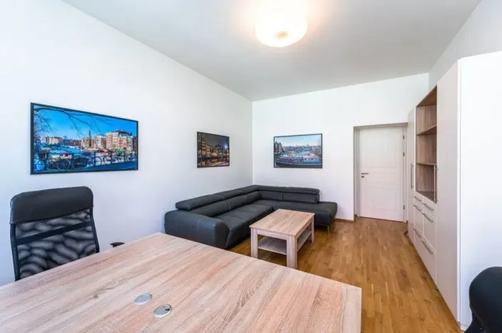 Pronájem kanceláře, Praha - Karlín, Křižíkova, 53 m2