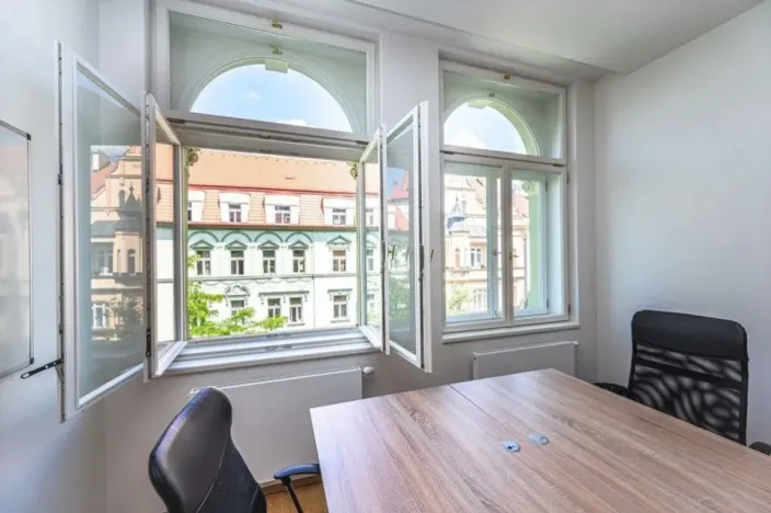 Pronájem kanceláře, Praha - Karlín, Křižíkova, 53 m2