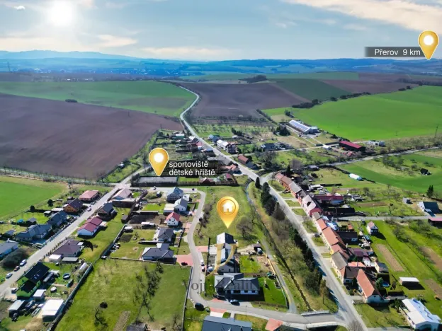 Prodej pozemku pro bydlení, Hradčany, 1301 m2