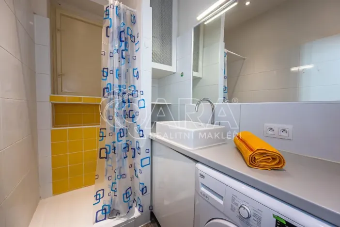 Pronájem bytu 1+1, Praha - Holešovice, Přístavní, 34 m2