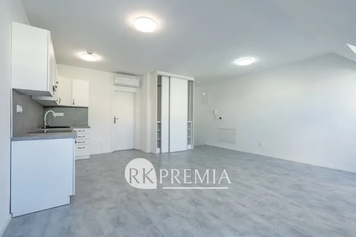 Pronájem bytu 2+kk, Teplice, Revoluční, 56 m2