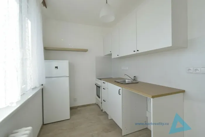 Pronájem bytu 1+1, Nová Paka, Achátová, 36 m2