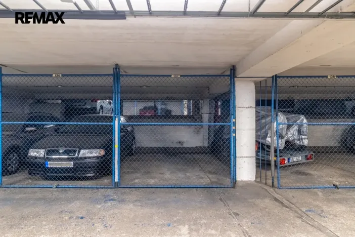 Prodej garážového stání, Praha - Podolí, Milevská, 12 m2