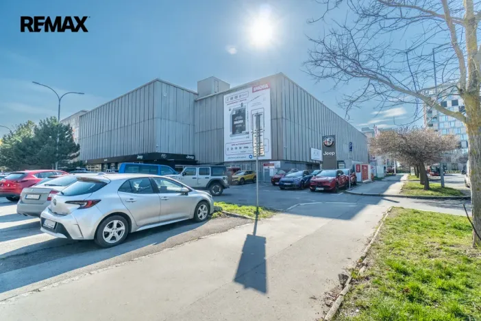 Prodej garážového stání, Praha - Podolí, Milevská, 12 m2