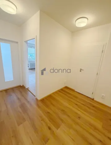 Pronájem bytu 3+kk, Praha, V dolině, 59 m2