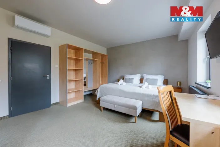 Prodej ubytování, Chodov, Poděbradova, 2700 m2