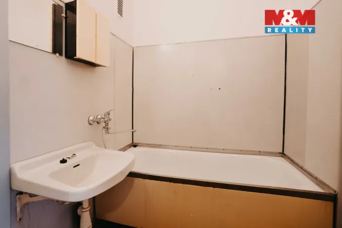 Prodej bytu 1+1, Orlová - Lutyně, Masarykova třída, 42 m2