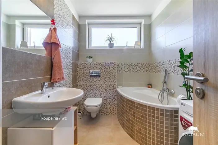 Prodej bytu 2+kk, Plzeň - Valcha, Špačková, 56 m2