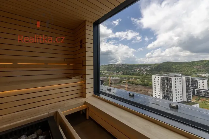 Prodej atypického bytu, Praha - Modřany, Československého exilu, 124 m2