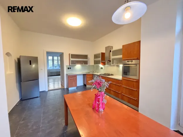 Pronájem bytu 3+1, Praha - Smíchov, Plzeňská, 96 m2