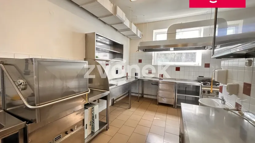 Pronájem restaurace, Zlín, Antonínova, 174 m2