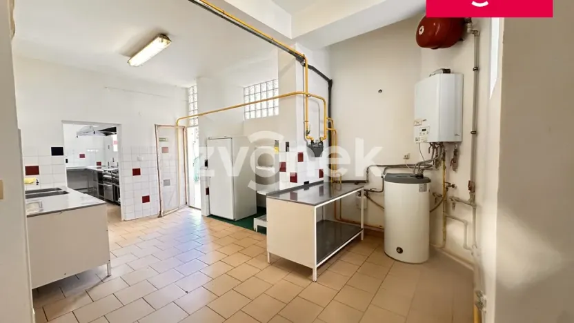 Pronájem restaurace, Zlín, Antonínova, 174 m2