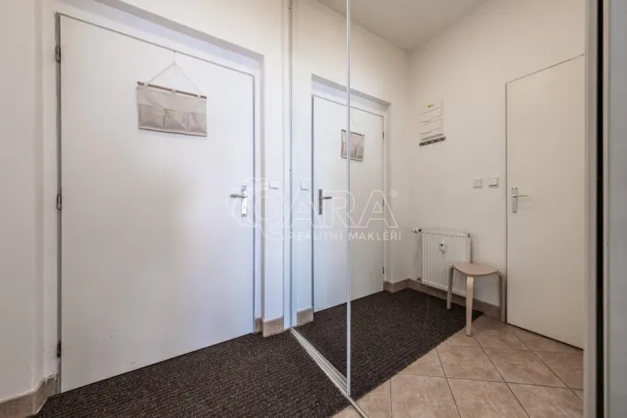 Pronájem bytu 1+kk, Praha - Záběhlice, Záběhlická, 32 m2