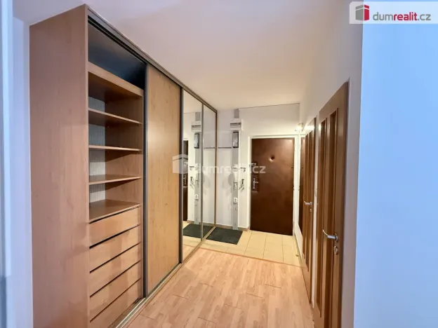 Pronájem bytu 2+1, Praha - Lhotka, Mirotická, 61 m2