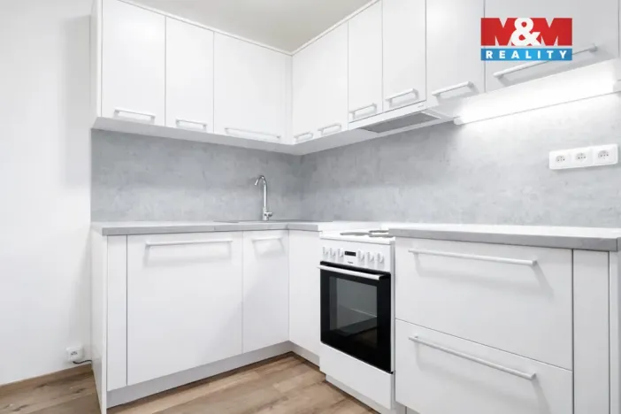 Pronájem bytu 1+kk, Most, Česká, 33 m2