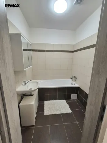 Pronájem bytu 3+kk, Milovice, Slepá, 51 m2