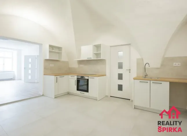 Pronájem bytu 2+1, Moravská Třebová - Město, nám. T. G. Masaryka, 78 m2