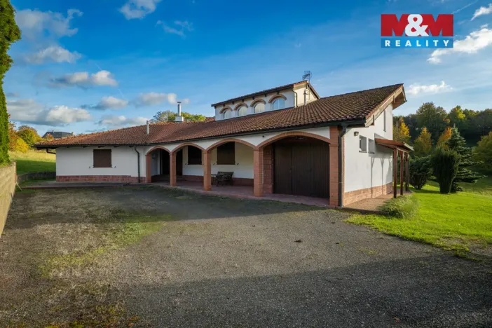 Prodej rodinného domu, Frýdštejn - Sestroňovice, 387 m2