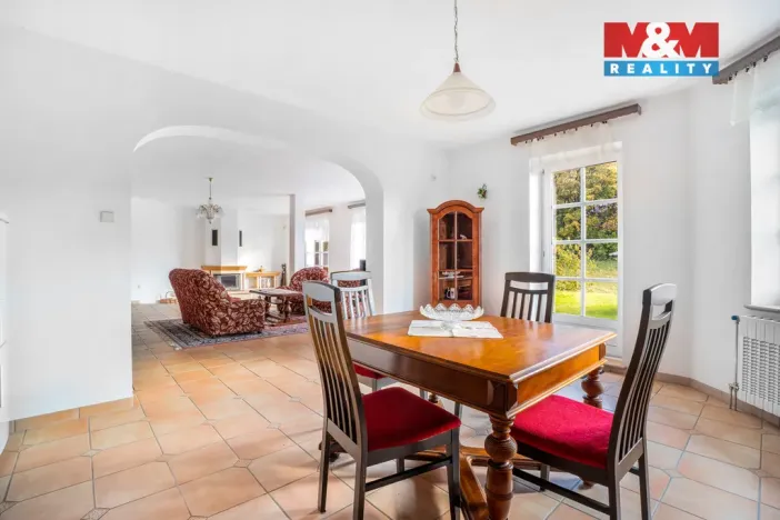 Prodej rodinného domu, Frýdštejn - Sestroňovice, 387 m2