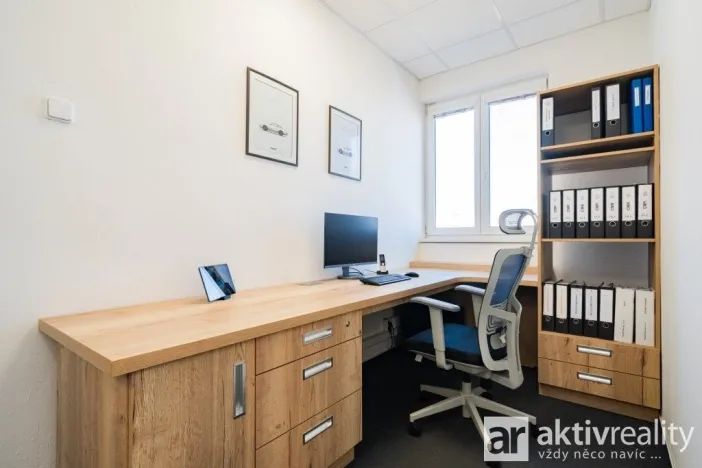Pronájem kanceláře, Neratovice - Horňátky, 240 m2