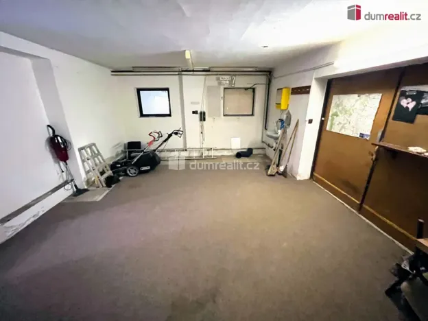 Pronájem obchodního prostoru, Uherské Hradiště - Mařatice, Jižní, 134 m2