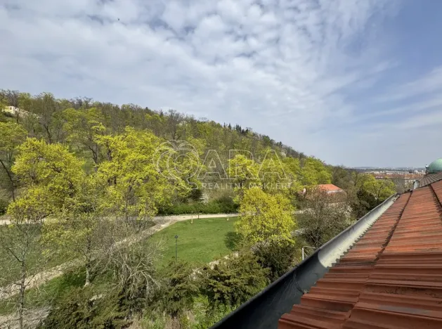 Pronájem atypického bytu, Praha - Smíchov, Holečkova, 56 m2