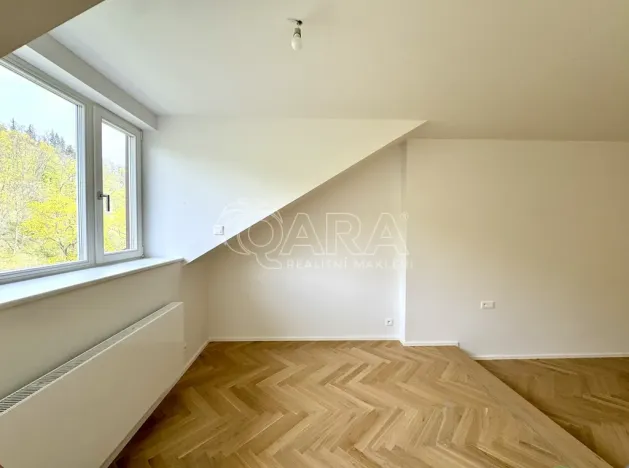 Pronájem atypického bytu, Praha - Smíchov, Holečkova, 56 m2
