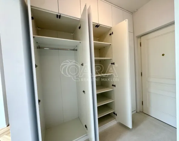 Pronájem atypického bytu, Praha - Smíchov, Holečkova, 56 m2