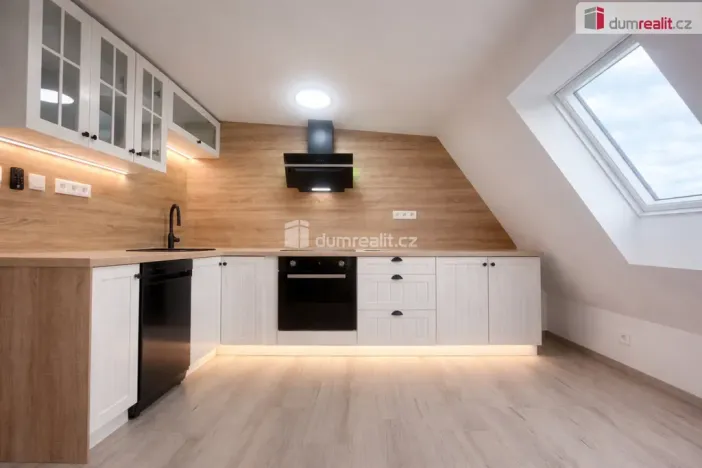 Pronájem bytu 2+kk, Teplice, Baarova, 66 m2