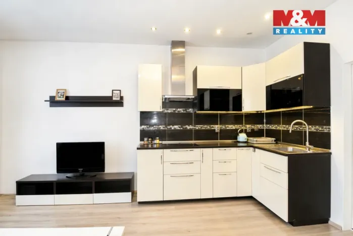 Pronájem bytu 3+kk, Praha - Vysočany, Podnádražní, 72 m2