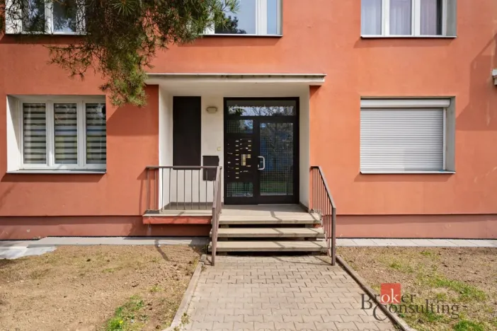 Prodej bytu 2+1, Plzeň - Skvrňany, Křimická, 52 m2