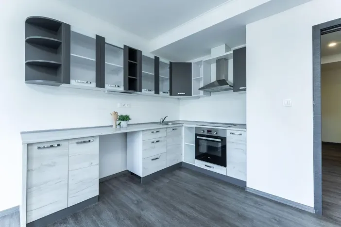 Pronájem bytu 2+kk, Karlovy Vary - Bohatice, Dubová, 49 m2