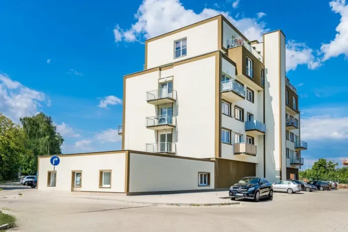 Pronájem bytu 2+kk, Karlovy Vary - Bohatice, Dubová, 49 m2