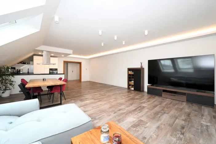 Pronájem bytu 4+kk, Praha - Hrdlořezy, Mezilehlá, 142 m2