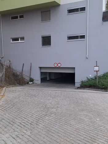 Prodej garážového stání, Brno, Křepelčí, 12 m2