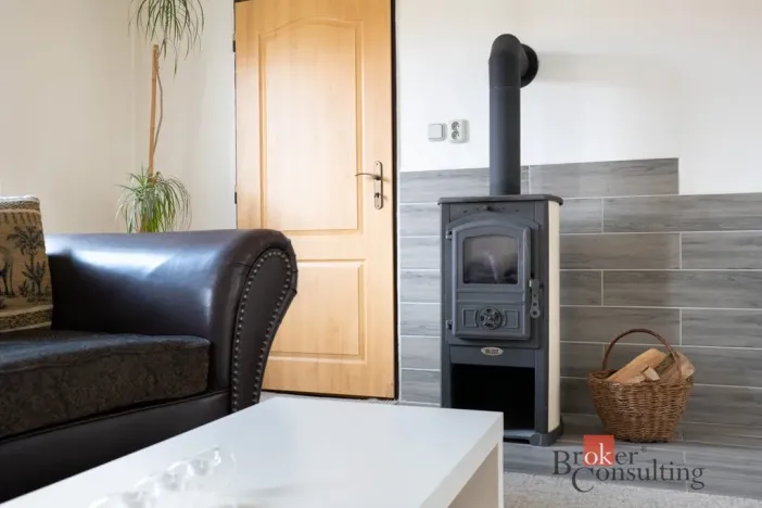 Prodej zemědělské usedlosti, Jinín, 254 m2