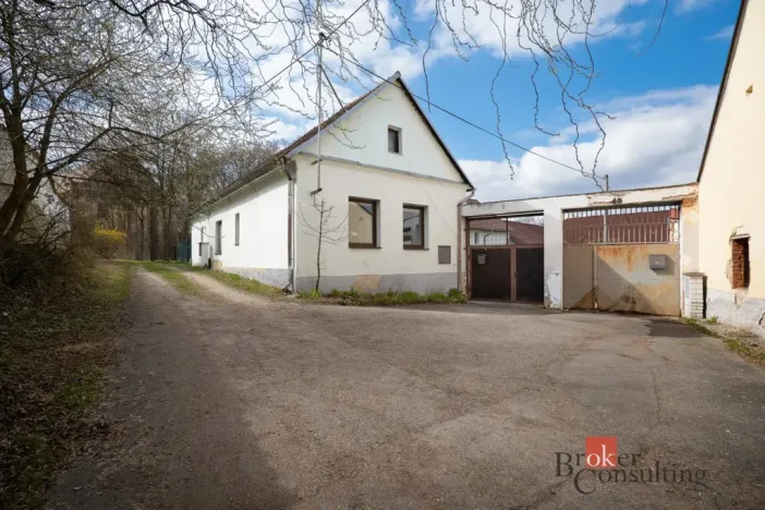 Prodej zemědělské usedlosti, Jinín, 254 m2