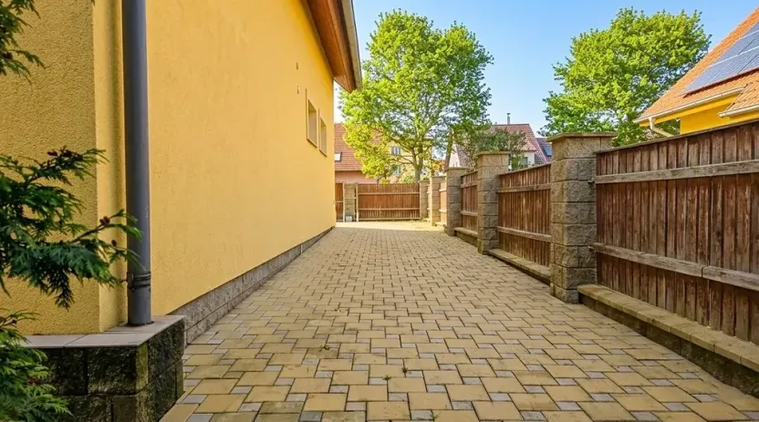 Pronájem rodinného domu, Louny, Platanová, 230 m2