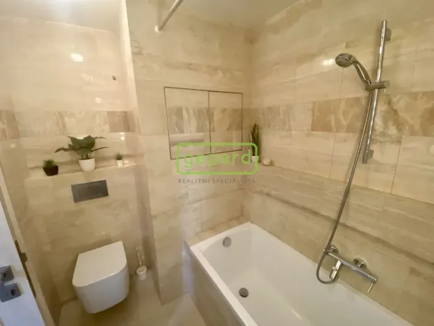 Pronájem bytu 1+kk, Dobřichovice, 5. května, 34 m2