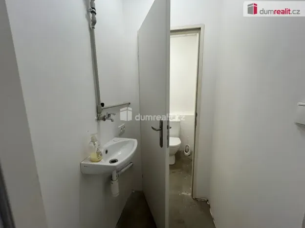 Pronájem skladu, Kolín - Kolín IV, Polepská, 214 m2