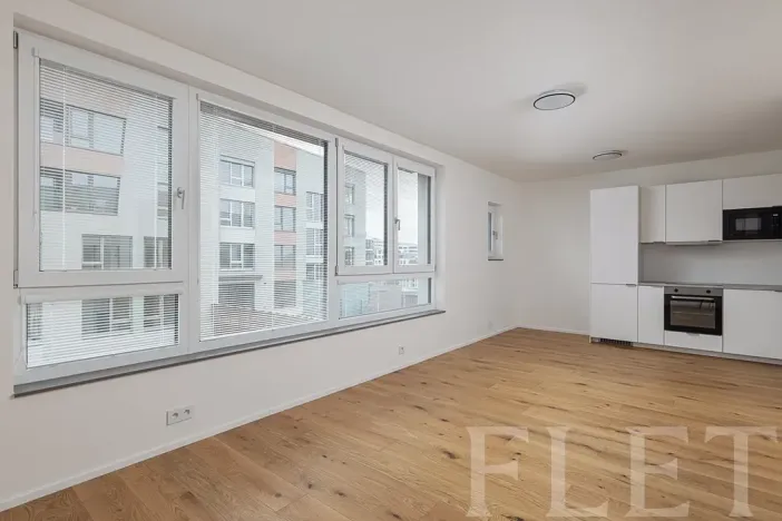 Pronájem bytu 1+kk, Praha - Radlice, U Komína, 38 m2